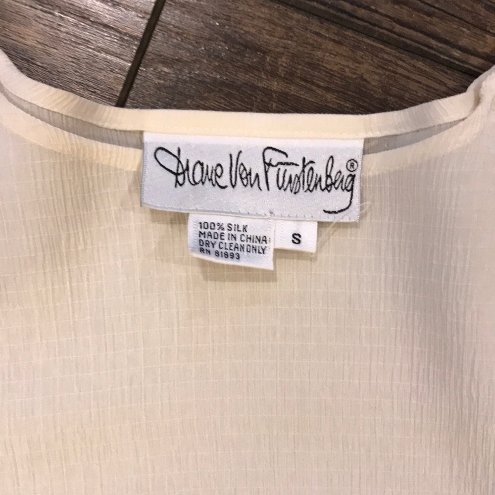 Vintage DVF Silk Cream Shirt - Picture 2 of 6